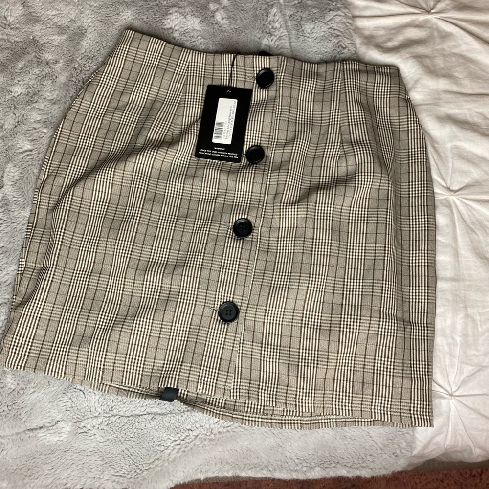 checked skirt 😍